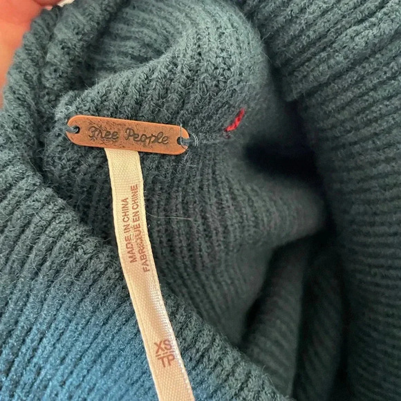 Free People structured ribbed turtleneck sweater in deep jade - Picture 6 of 9